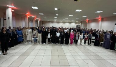 AK Parti Yerköy Kadın Kolları, anneler günü programı düzenledi