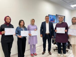 Yerköy Devlet Hastanesi’nde görevli ebeler, Halk Sağlığı Genel Müdürlüğü tarafından