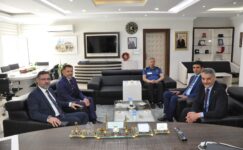 Vali Özkan, Belediye Başkanı Arslan’ı ziyaret etti, “Birlikte güzel şeyler yapacağımıza inanıyorum”