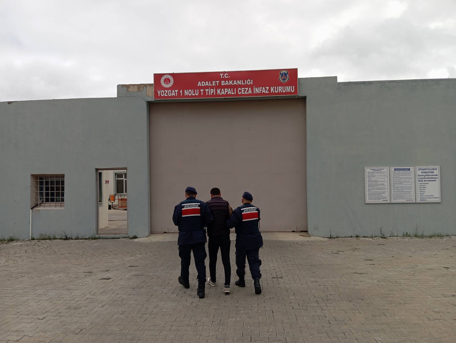 Yerköy’de uyuşturucu madde satıcısı ve Yozgat’ta 6 aranan şahıs tutuklandı Yozgat İl Jandarma Komutanlığı ekipleri, 13-19 Mayıs 2024 tarihleri arasında