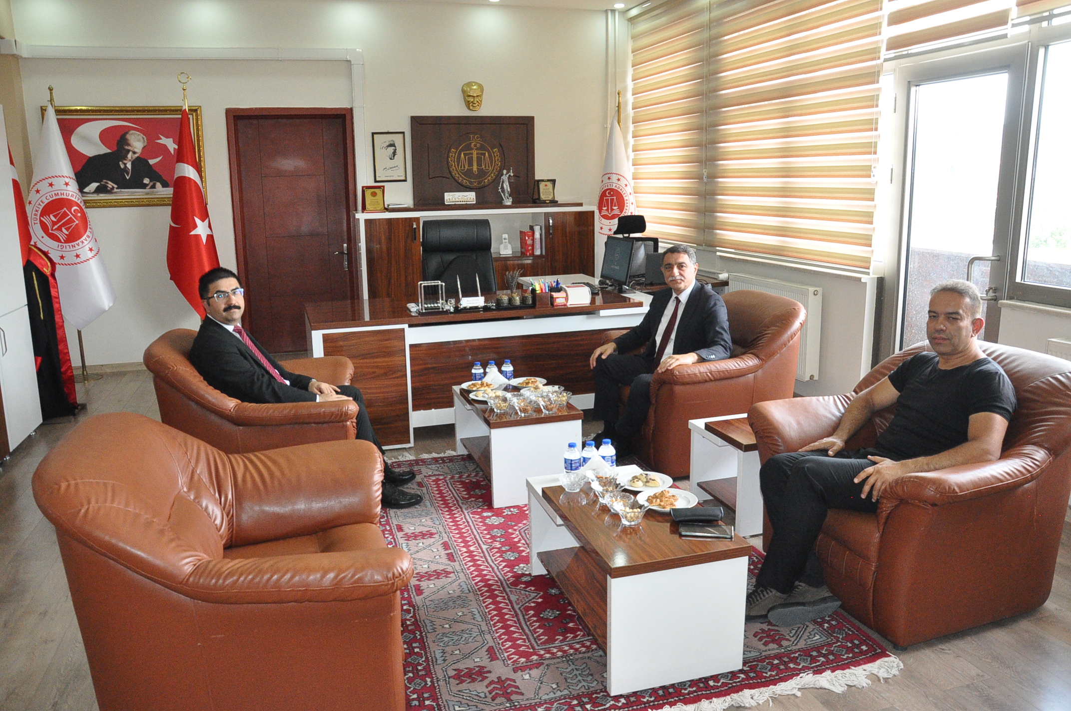 Kırşehir Ahi Evran Üniversitesi Rektörü, Yerköy Cumhuriyet Başsavcısı’nı ziyaret etti.