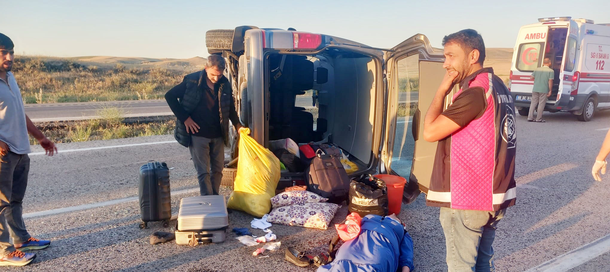 Yerköy’de facia ucuz atlatıldı: Direksiyon hâkimiyeti kaybetti 8 kişi yaralandı Yerköy ilçemizde meydana gelen trafik kazasında aynı aileden 8 kişi