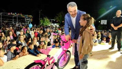 Çayıralan Kaymakamlığı tarafından organize edilen Çocuk Şenliği, renkli etkinliklere ev