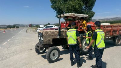 Kadışehri İlçesi'nde, 14. Trafik Jandarması tarafından gerçekleştirilen trafik eğitimi kapsamında