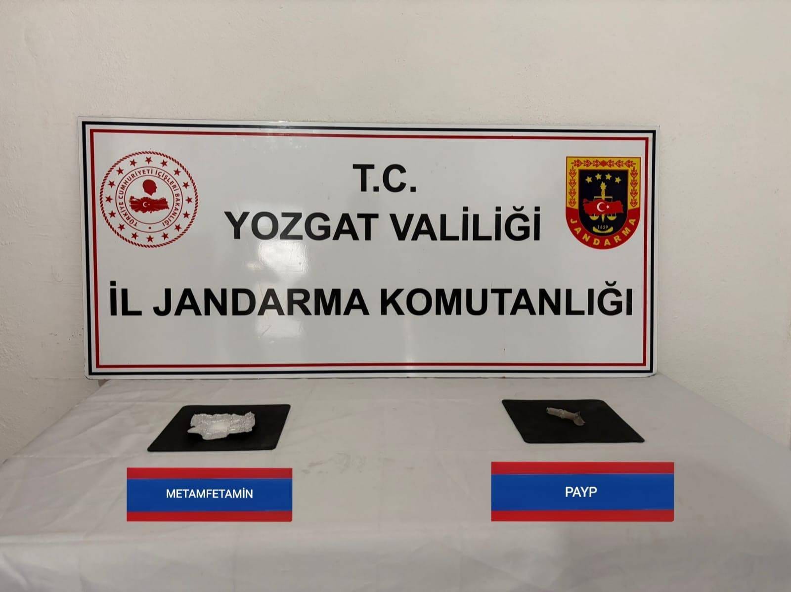 Yozgat İl Jandarma Komutanlığı ekipleri, uyuşturucu madde kullanan ve satan