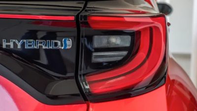 Elektrikli menzili 70 kilometrenin üzerinde olan hibrit araçlar için Özel