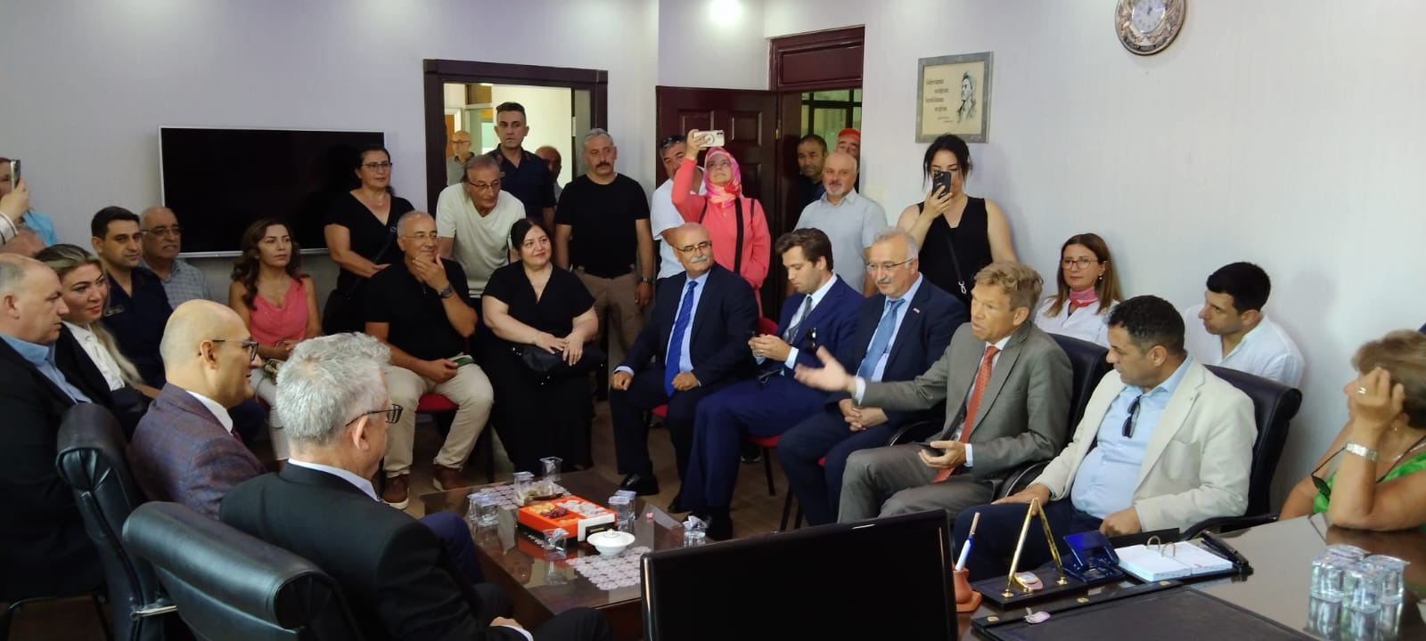 Bahadın'da 'Umuda Yolculuk' Anıtı Tartışmalara Neden Oldu: Belediye Başkanı Sami