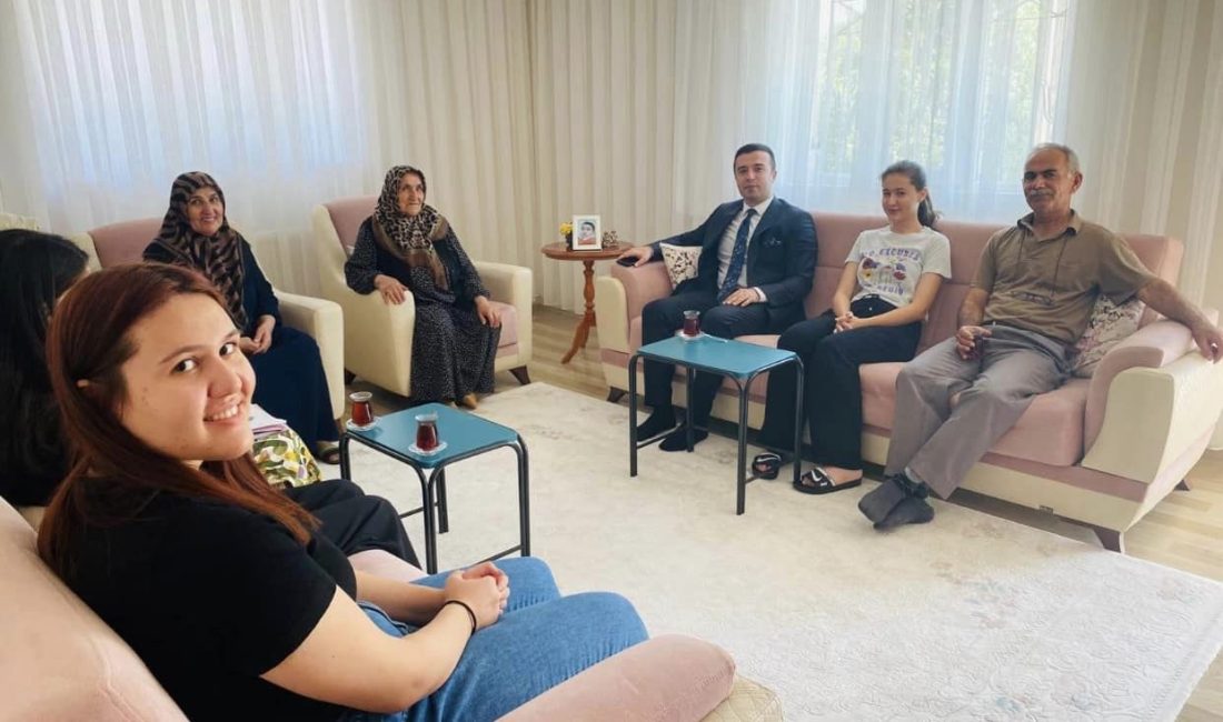 Çiçekdağı Kaymakamı Burak Dilaver Yampal, İlçe Halkıyla Yakından İlgileniyor: Hane