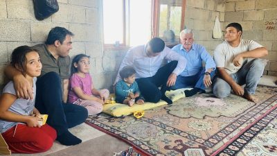 Çiçekdağı Kaymakamı ve Kırşehir Vali Yardımcısı, Köseli Beldesi'nde hasat yapan