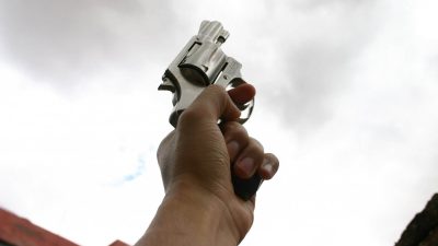 Yozgat’ta Düğün Eğlencesinde Havaya Ateş Açan İki Kişi Gözaltına Alındı: