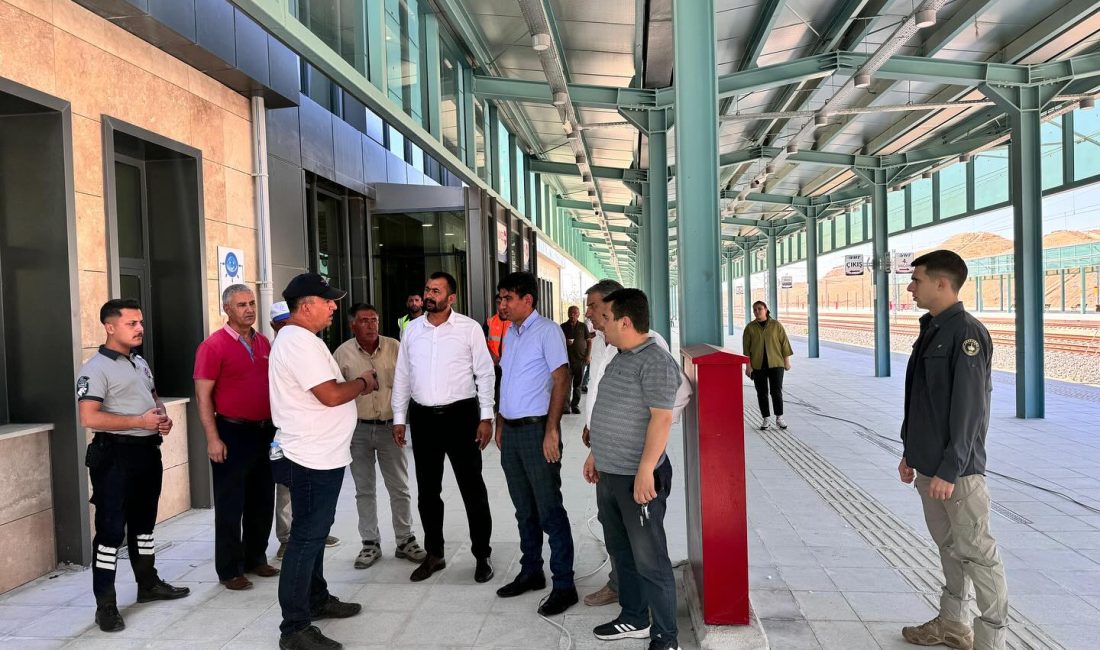 Yerköy Kaymakamı Muharrem Coşkun ve Heyeti, Hızlı Tren İstasyonunda incelemelerde