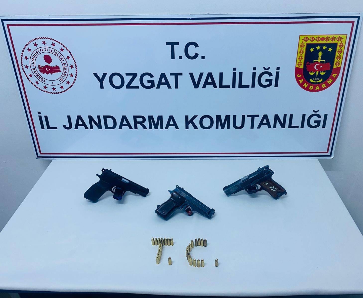 Yozgat’ta Düğünlerde Havaya Ateş Açan Üç Kişi Yakalandı: 3 Tabanca