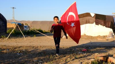 Yerköy ilçemizde, mevsimlik tarım işçilerinin çocuklarına yüzleri güldüren etkinlik, sinema,