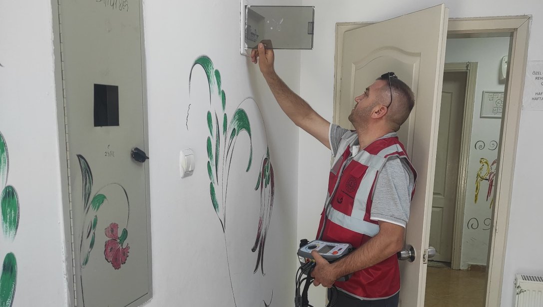 Özel öğretim kurumları ve kurslarda güvenlik denetimleri yapıldı Yozgat'taki özel öğretim kurumları ve kurslarda güvenlik eksiklikleri tespit edildi: