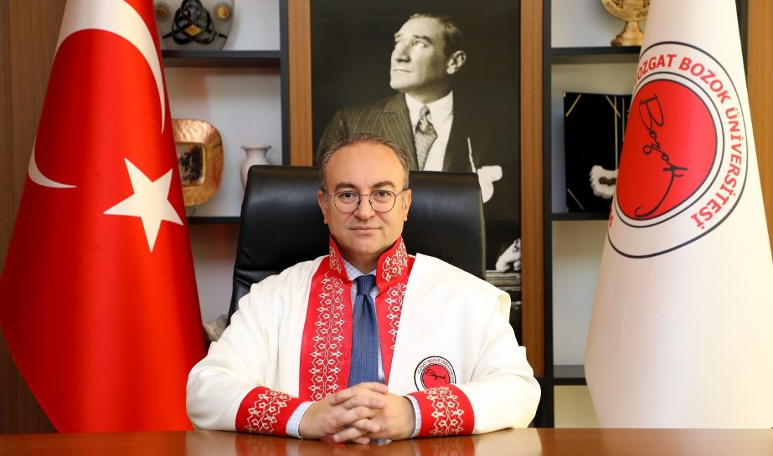 Prof. Dr. Evren Yaşar’dan, yeni öğrencilere ‘Hoş Geldiniz’ mesajı Yozgat Bozok Üniversitesi Rektörü Prof. Dr. Evren Yaşar, yeni öğrencilerini