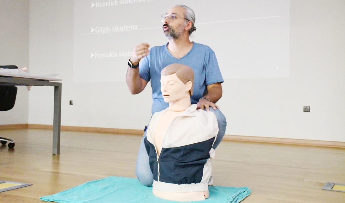Yozgat Şehir Hastanesi'nde Sağlık Personeline Yönelik Kardiyo Pulmoner Resusitasyon (CPR)