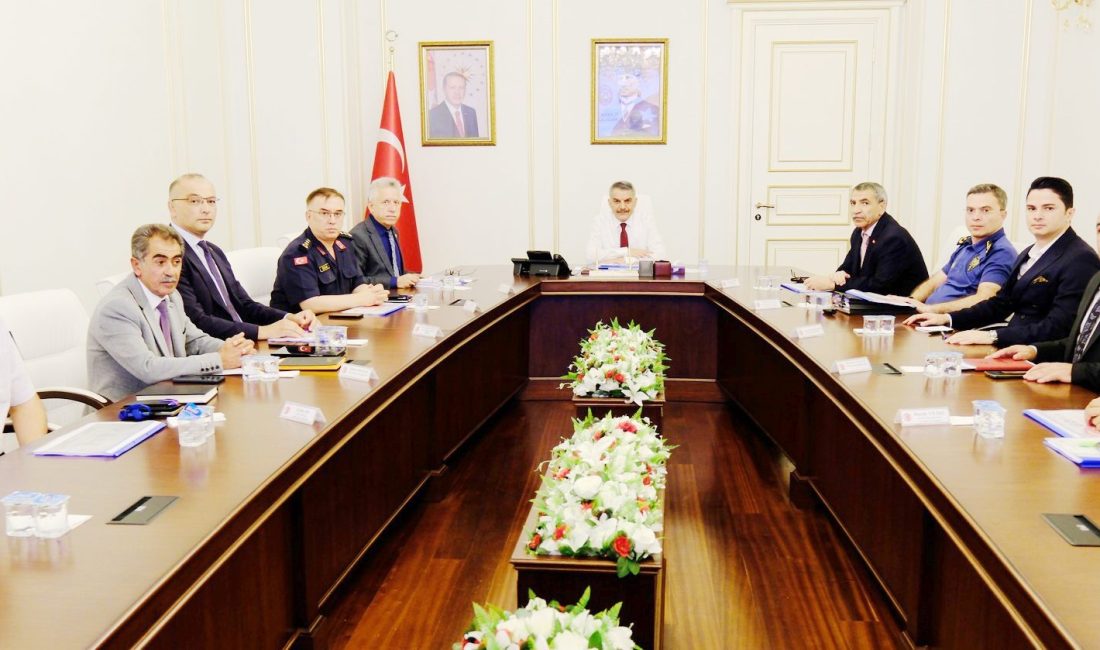 Yozgat’ta Trafik Kazalarının Azaltılması İçin Geniş Katılımlı Toplantı: Vali Mehmet