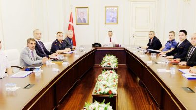 Yozgat’ta Trafik Kazalarının Azaltılması İçin Geniş Katılımlı Toplantı: Vali Mehmet