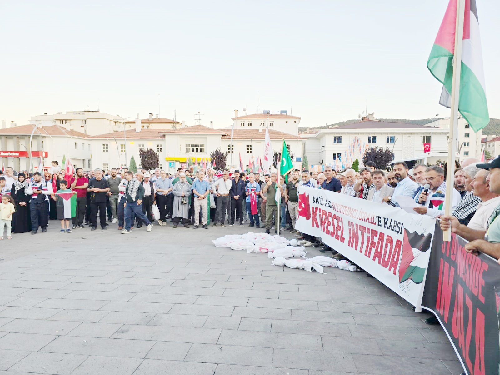 Yozgat’ta Binlerce Kişinin Katılımıyla İsrail’in Gazze Saldırıları Protesto Edildi: Filistin