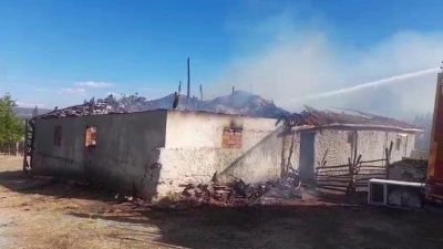 Yozgat'ın Güngören Köyünde Elektrik Kaçağından Çıkan Yangın, Ahır, Samanlık ve