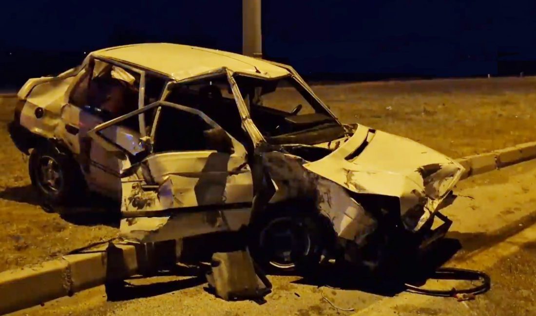 Otomobil ile kamyonun çarpıştığı kazada 2 kişi hayatını kaybetti: Sürücü