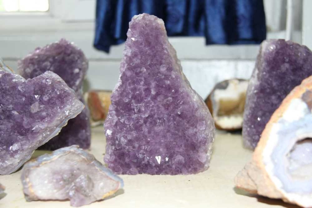 Aydıncık’taki 281 hektarlık maden sahasında ametist ve diğer yarı değerli