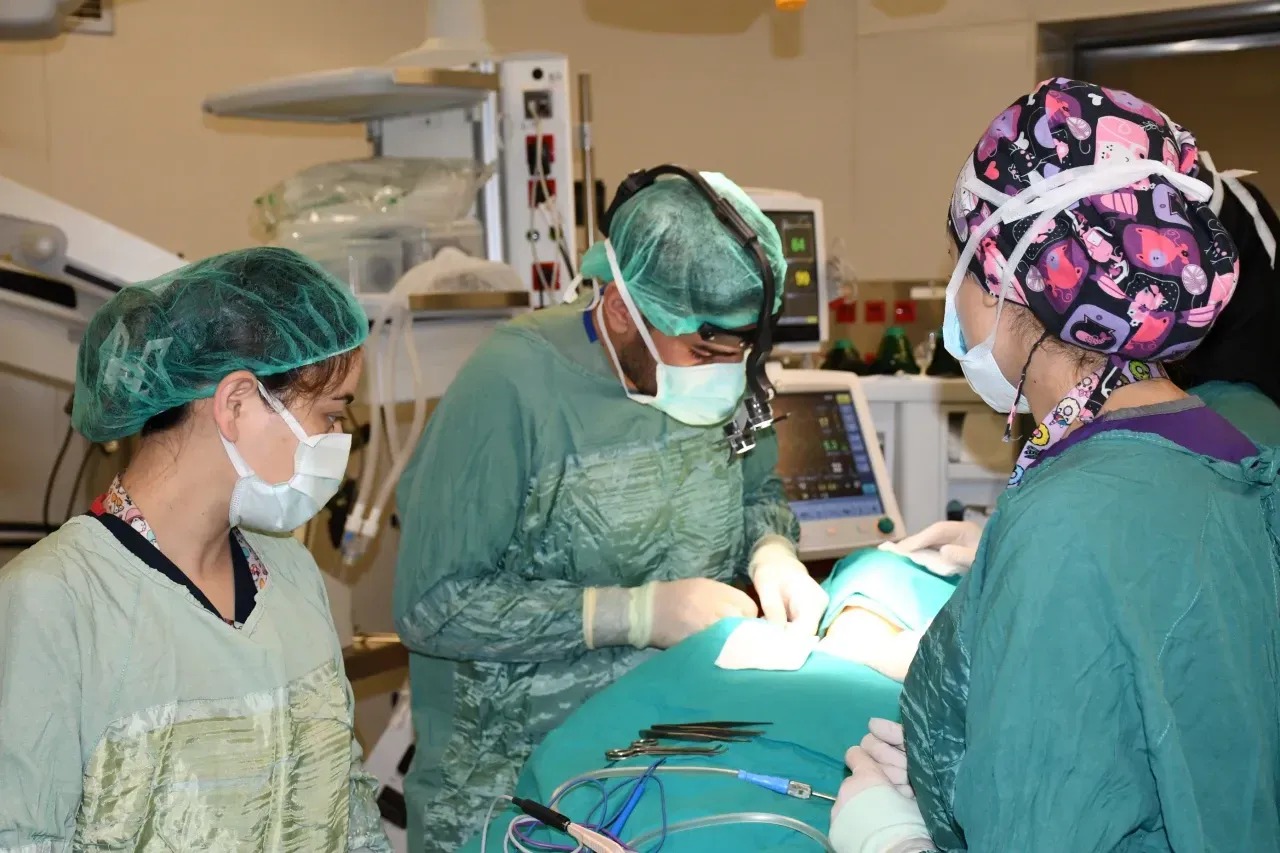 Yozgat Şehir Hastanesi’nde İlk Kez Kullanılan Nöromonitörizasyon Cihazı ile Gerçekleştirilen