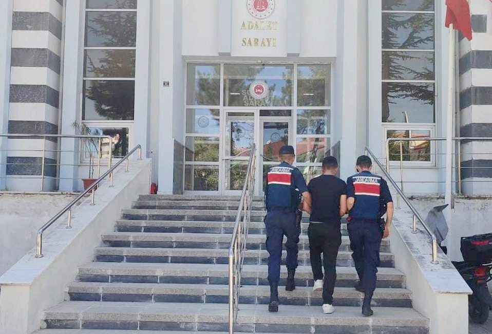 Yozgat İl Jandarma Komutanlığı'ndan Başarıyla Gerçekleştirilen Operasyonda Aranan Şahıs Ü.Y.
