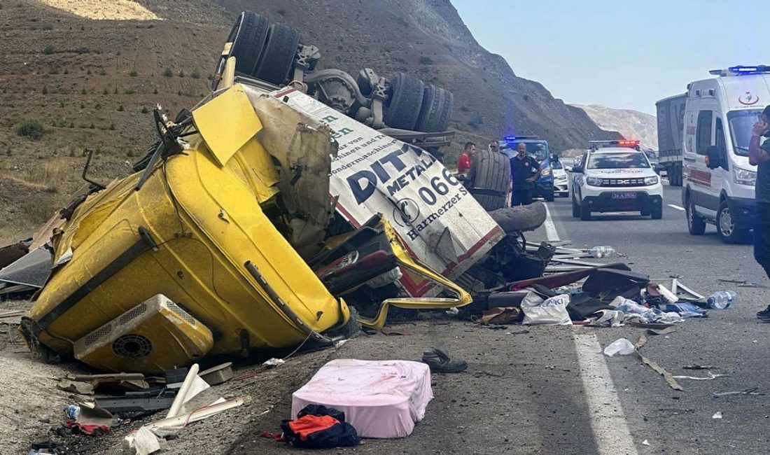 Erzincan'da Trafik Kazası: Şeritten Çıkan Tır, Kırşehirli Ailenin Canını Aldı,