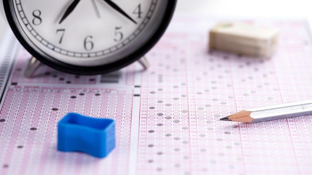 MEB’den önemli eğitim düzenlemeleri, sınav saatleri kaldırıldı ve yeni uygulamalar başlatıldı MEB'den eğitimde köklü değişiklikler: İlkokullarda sınav saati uygulaması kaldırıldı, ücretsiz