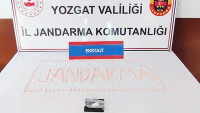 Jandarma Komutanlığı'ndan Uyuşturucu ile Mücadele Operasyonları: Kayseri ve İstanbul’dan Yola