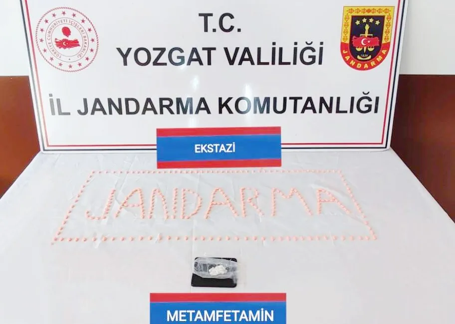 Jandarma Komutanlığı'ndan Uyuşturucu ile Mücadele Operasyonları: Kayseri ve İstanbul’dan Yola