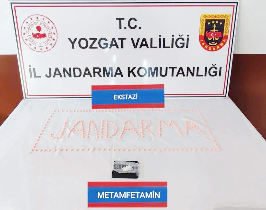 Jandarma Komutanlığı'ndan Uyuşturucu ile Mücadele Operasyonları: Kayseri ve İstanbul’dan Yola