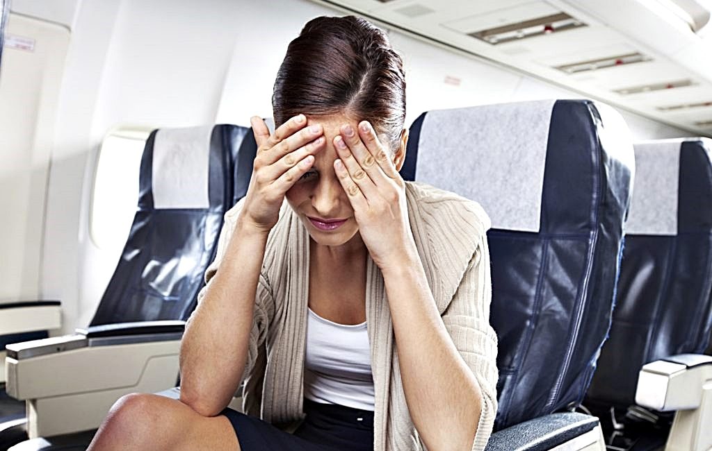 Uçak, Tren ve Arabada Hareket Hastalığını Anlamak: Belirtileri, Nedenleri ve