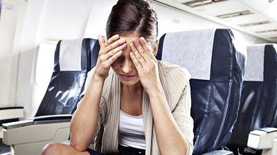 Uçak, Tren ve Arabada Hareket Hastalığını Anlamak: Belirtileri, Nedenleri ve