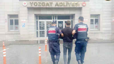 Yozgat İl Jandarma Komutanlığı'ndan Başarılı Operasyon: Aranan İki Şahıs Yakalandı.
