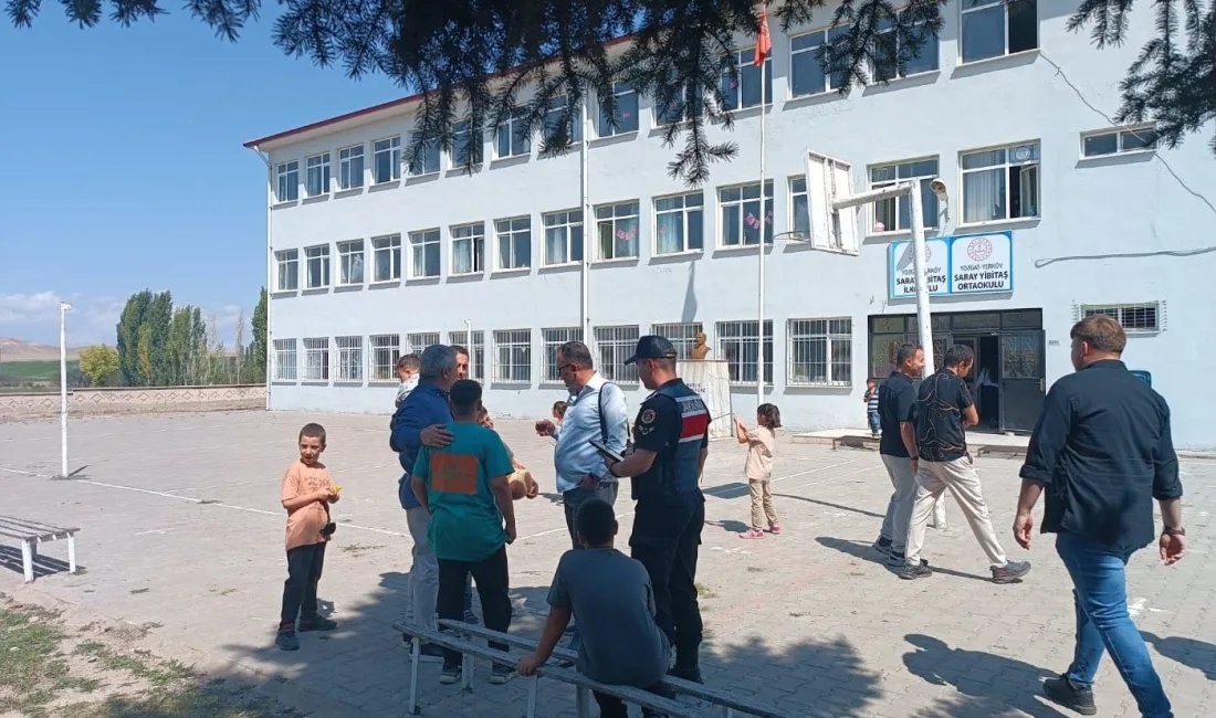 Yozgat İl Jandarma Komutanlığı, Yerköy’de Okul Çevresinde Güvenlik Denetimi Yaptı: