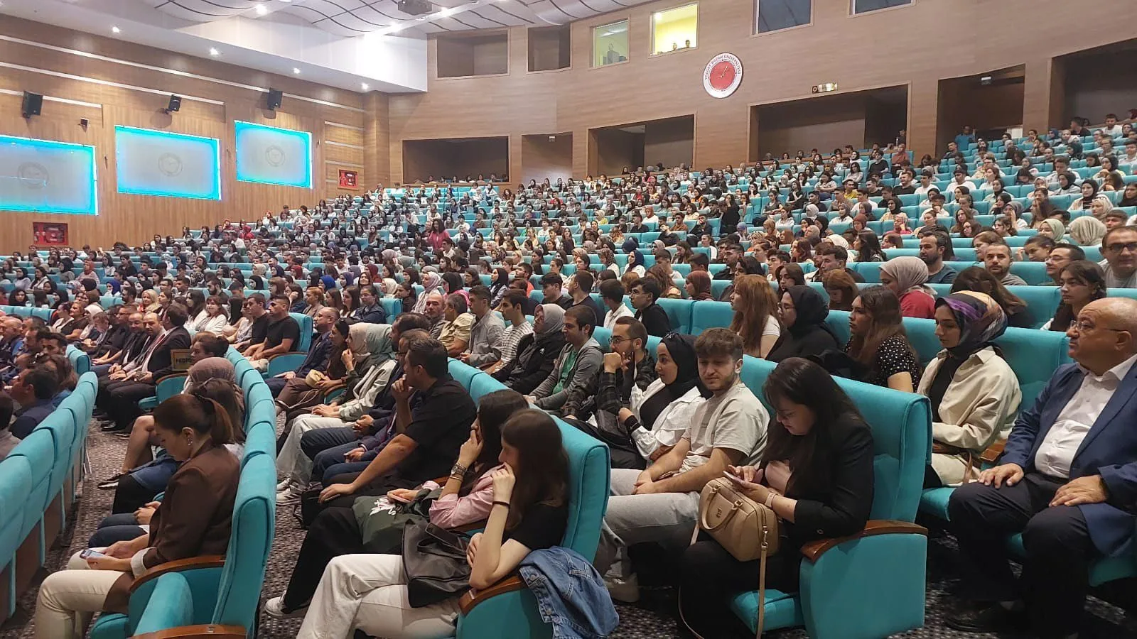 Yozgat İl Emniyet Müdürlüğü’nden Yeni Üniversite Öğrencilerine Güvenlik Oryantasyonu