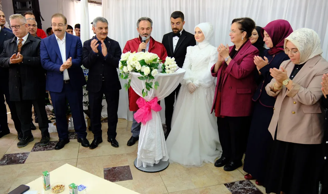 Yozgat Valisi Mehmet Ali Özkan, dünya evine giren AK Parti