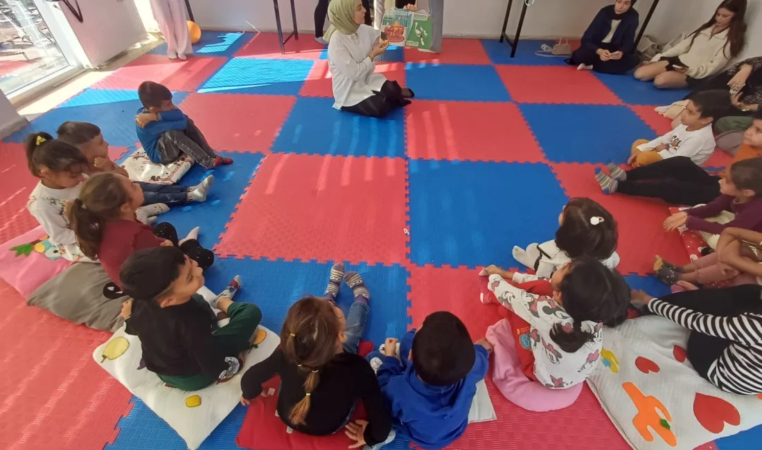 Çiçekdağı'nda Okul Öncesi Öğrencileri ve Ahi Evran Üniversitesi Öğrencileri Bir