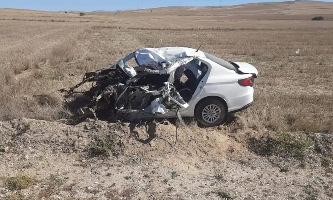 Boğazlıyan Sırçalı Tekkesi'nde Feci Kaza: Pancar Yüklü Kamyonla Otomobil Çarpıştı,