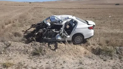 Boğazlıyan Sırçalı Tekkesi'nde Feci Kaza: Pancar Yüklü Kamyonla Otomobil Çarpıştı,