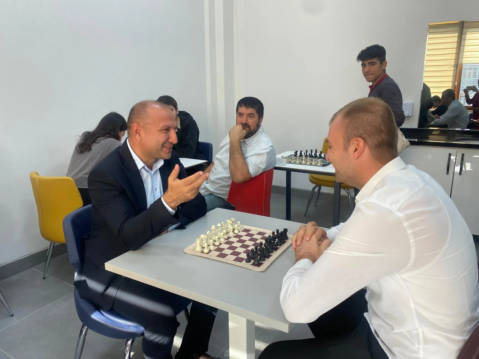 Yerköy'de Amatör Spor Haftası Kapsamında Öğrencilerin Katılımıyla Satranç Turnuvası Gerçekleştirildi.