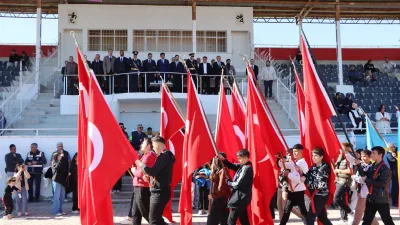 Yerköy İlçe Stadyumu’nda Cumhuriyet'in 101'inci yılına özel kutlama programı düzenlendi.
