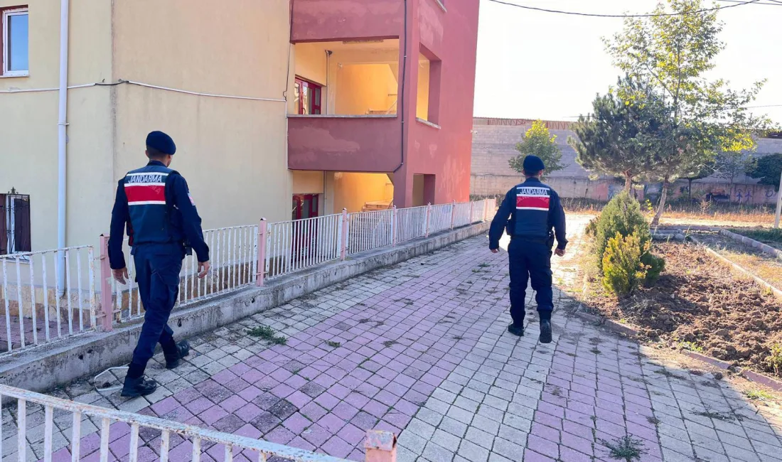 Yozgat Jandarma, okullarda güvenlik denetimlerini sıkılaştırdı. Aydıncık ve Yerköy ilçelerinde