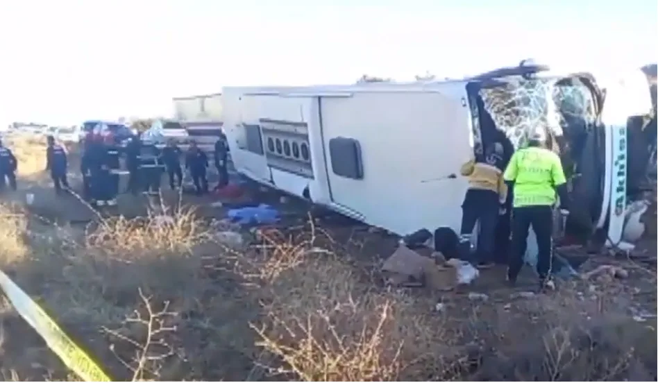 Aksaray-Ankara Karayolunda Feci Kaza: 6 Kişi Hayatını Kaybetti, 20 Kişi