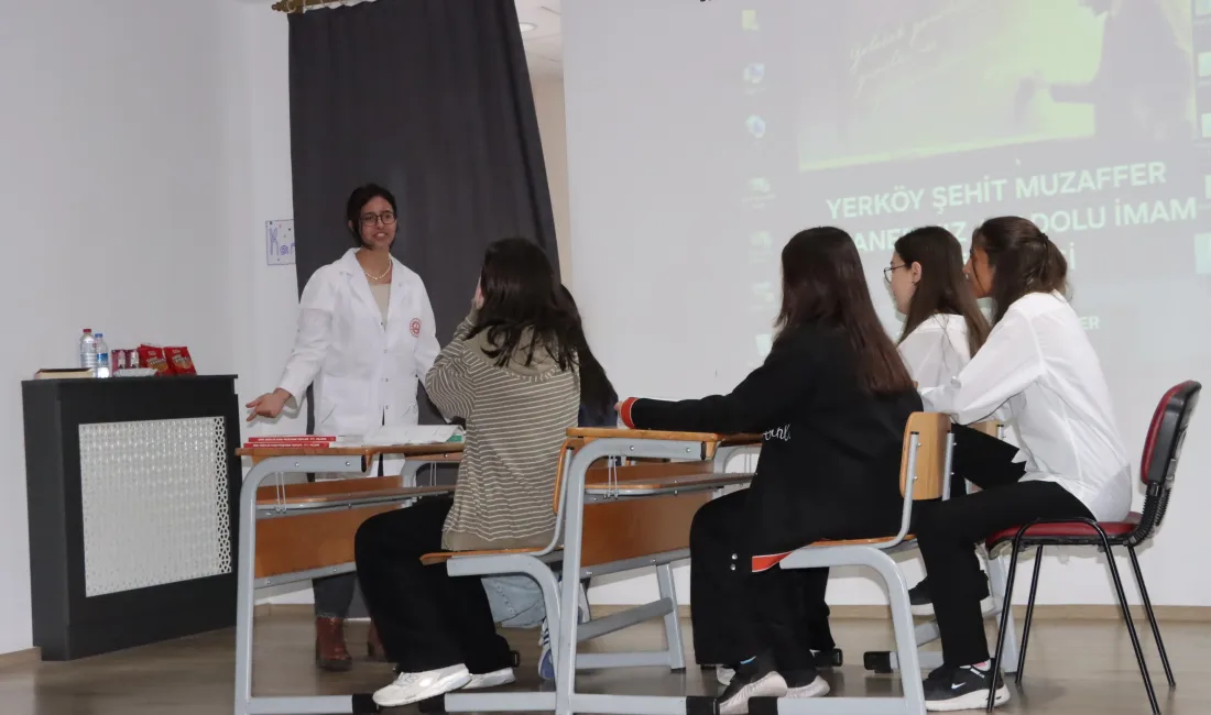 Şehit Muzaffer Tufaner Kız Anadolu İmam Hatip Lisesi’nde düzenlenen programda,