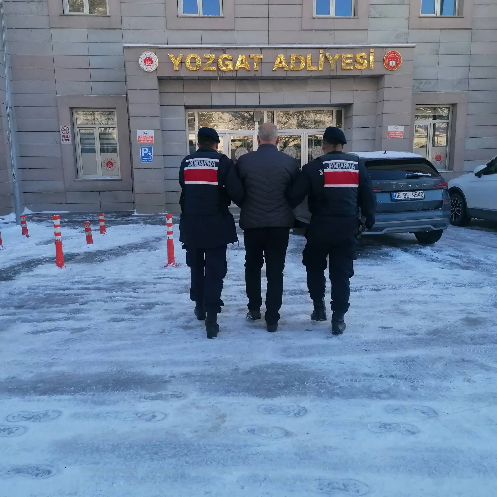 Yozgat İl Jandarma Komutanlığı ekiplerinin gerçekleştirdiği operasyonla, hakkında kesinleşmiş hapis