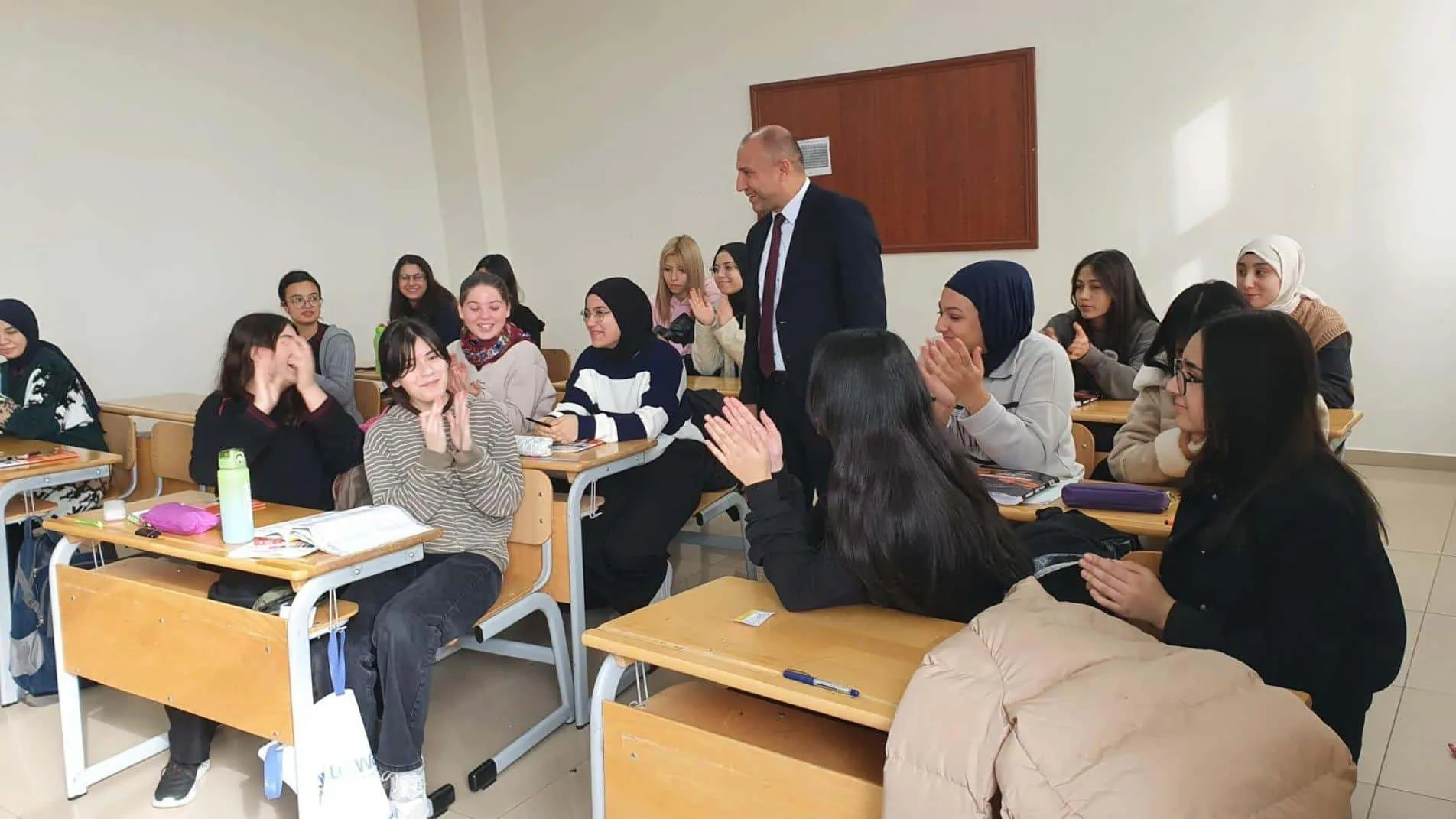 DENEYAP Teknoloji Atölyesi’nde eğitim alan Nisa Nur Koçer’in başarısı takdir