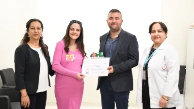 Yozgat Şehir Hastanesinde düzenlenen Gebe Okulu eğitimini tamamlayan anne adayları,